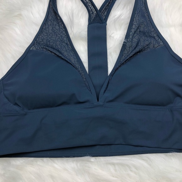 Lululemon• twist and train lace insert sports bra - Picture 6 of 8